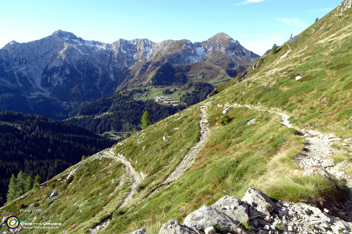 20 Tornanti del sent. 101 con vista in Pegherolo e Cavallo.JPG -                                